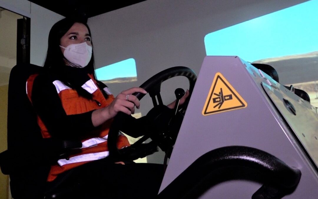 Mujeres aprendices avanzan en simulador y cancha de entrenamiento