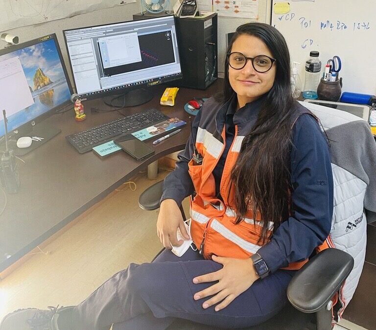 Yamille evalúa taludes