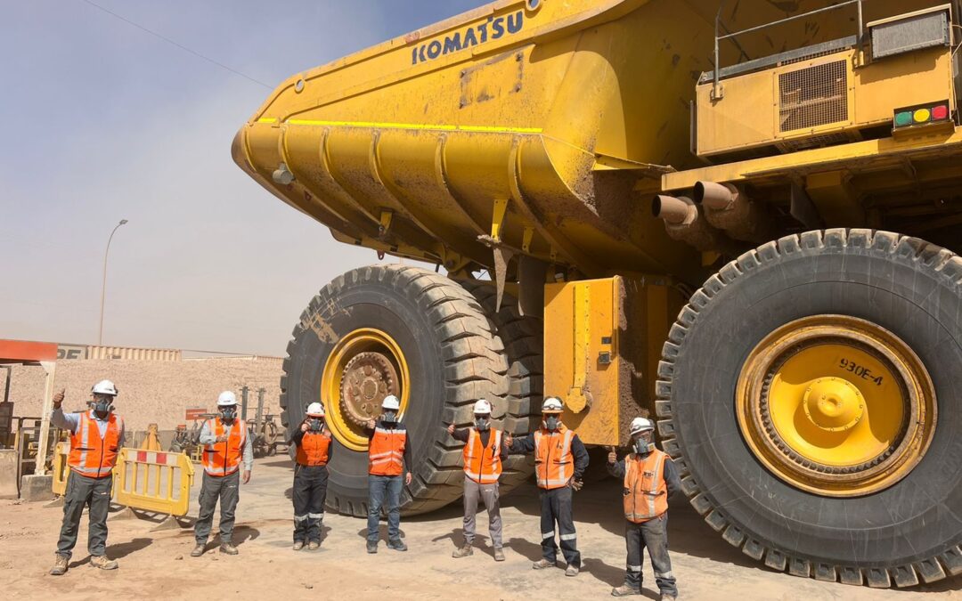 Antucoya reutiliza neumáticos de mayor diámetro para instalarlos en el eje trasero de los camiones de extracción
