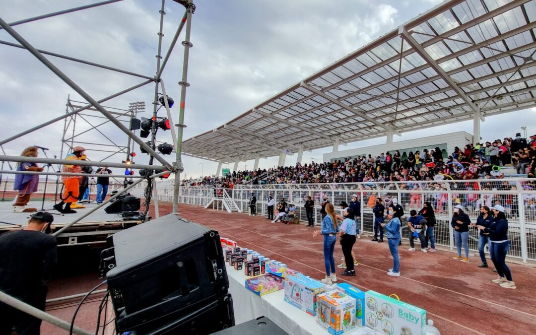 Trabajadoras y trabajadores de Antucoya celebran Día de la Niñez en María Elena
