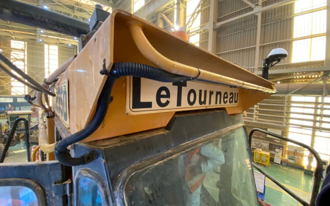 Sistema Anticolisión CAS comenzó a instalarse en equipos pesados de Minera Antucoya