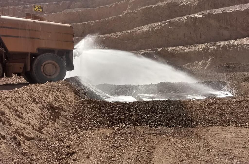 Innovador proyecto mitiga el polvo y mejora el rendimiento de la pala