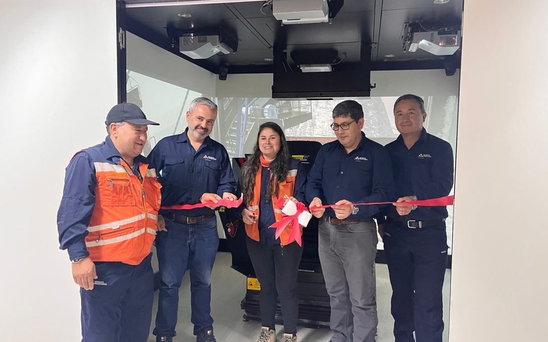 Minera Antucoya estrena nuevo simulador de pala eléctrica