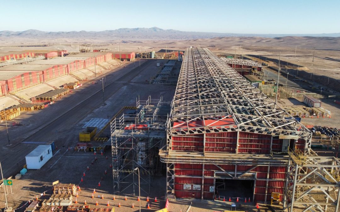 Reemplazo de la techumbre en la nave de electrowinning presenta un 40% de avance