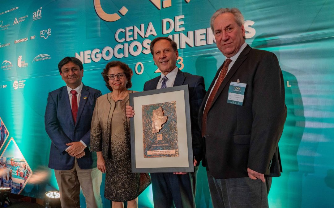 Iván Arriagada recibió premio Radoslav Razmilic