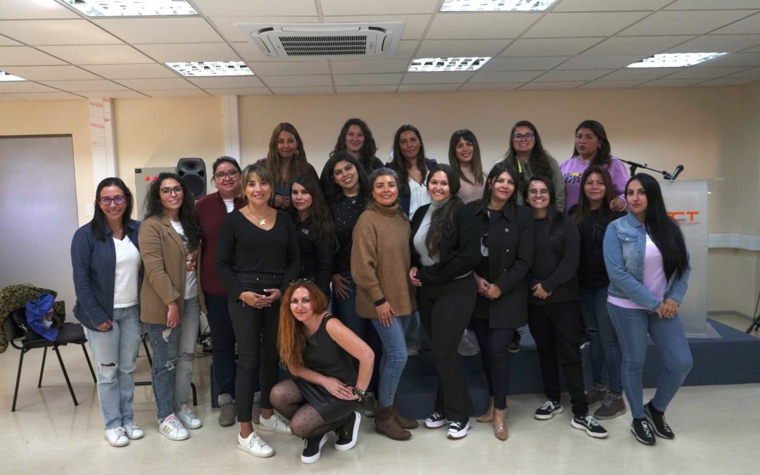 Más de 30 trabajadoras participaron del Programa de Liderazgo Mujeres Antucoya