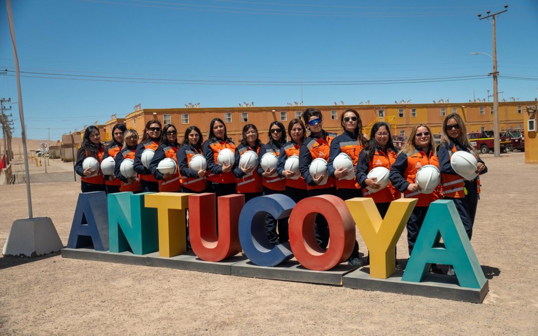 ¡Aprendices comienzan a operar con el simulador!