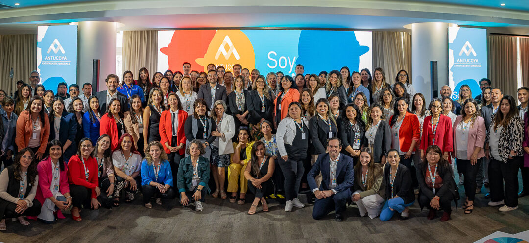 Soy mujer Antucoya: más de 70 mujeres de empresas colaboradoras conversaron sobre inclusión en el rubro minero