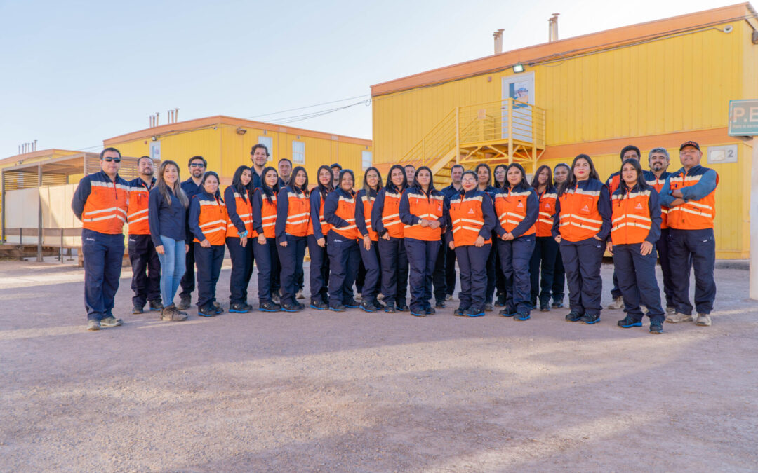 ¡Aprendices en terreno! 17 mujeres ingresaron al área de Mantenimiento