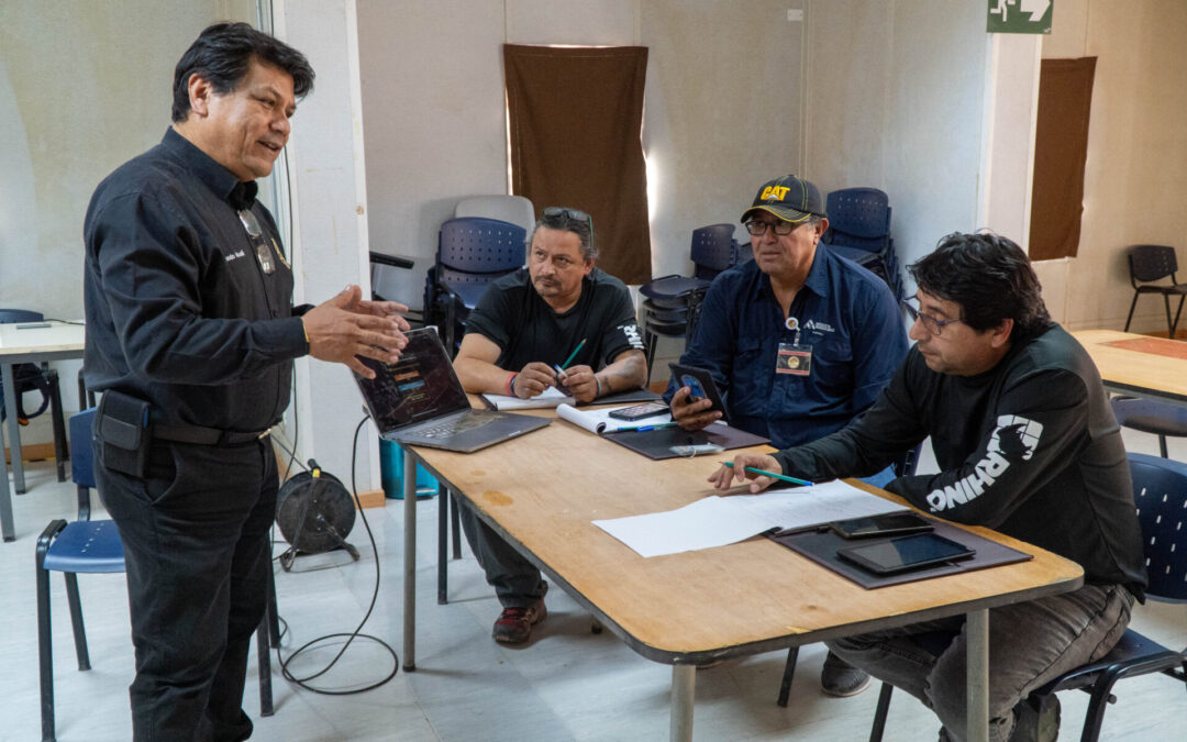 Con aspectos teóricos y prácticos capacitan a 24 operadores de perforadoras