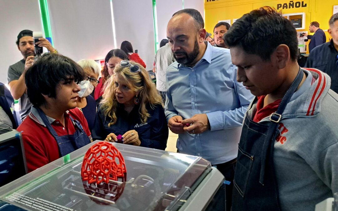 La Compañía inauguró un laboratorio interactivo en María Elena