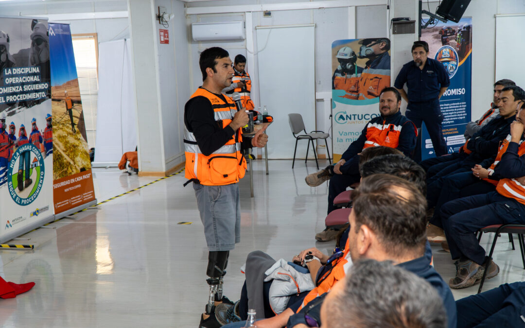Charla de destacado ciclista de descenso protagonizó tercera Reunión Ampliada de Mantenimiento