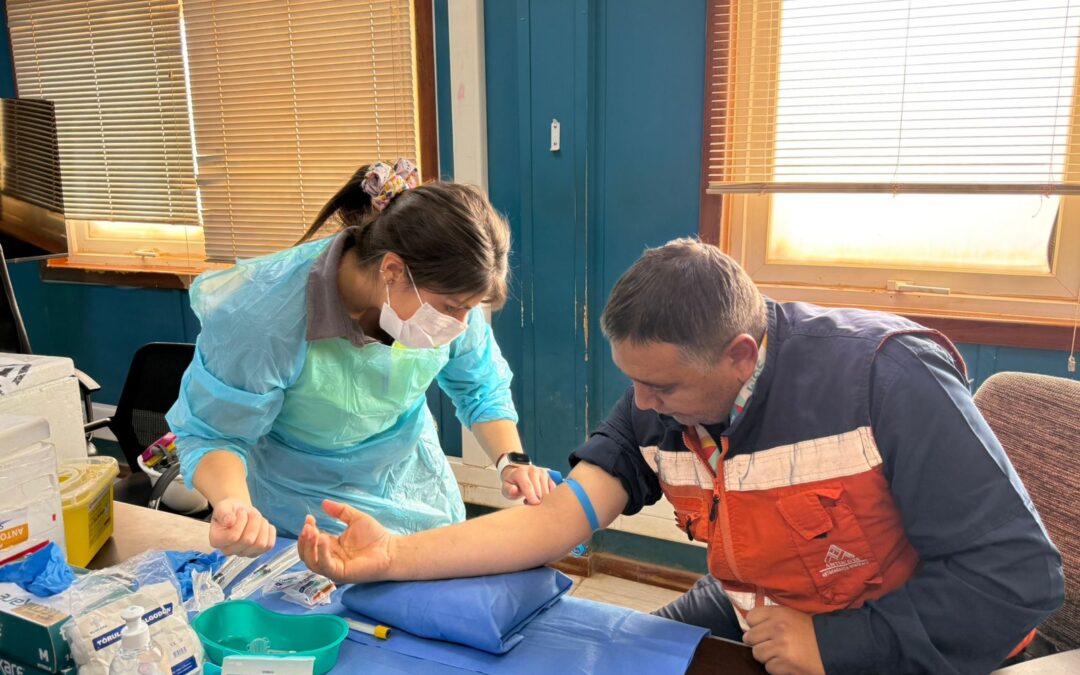 Campaña busca la detección temprana del cáncer de próstata en faena