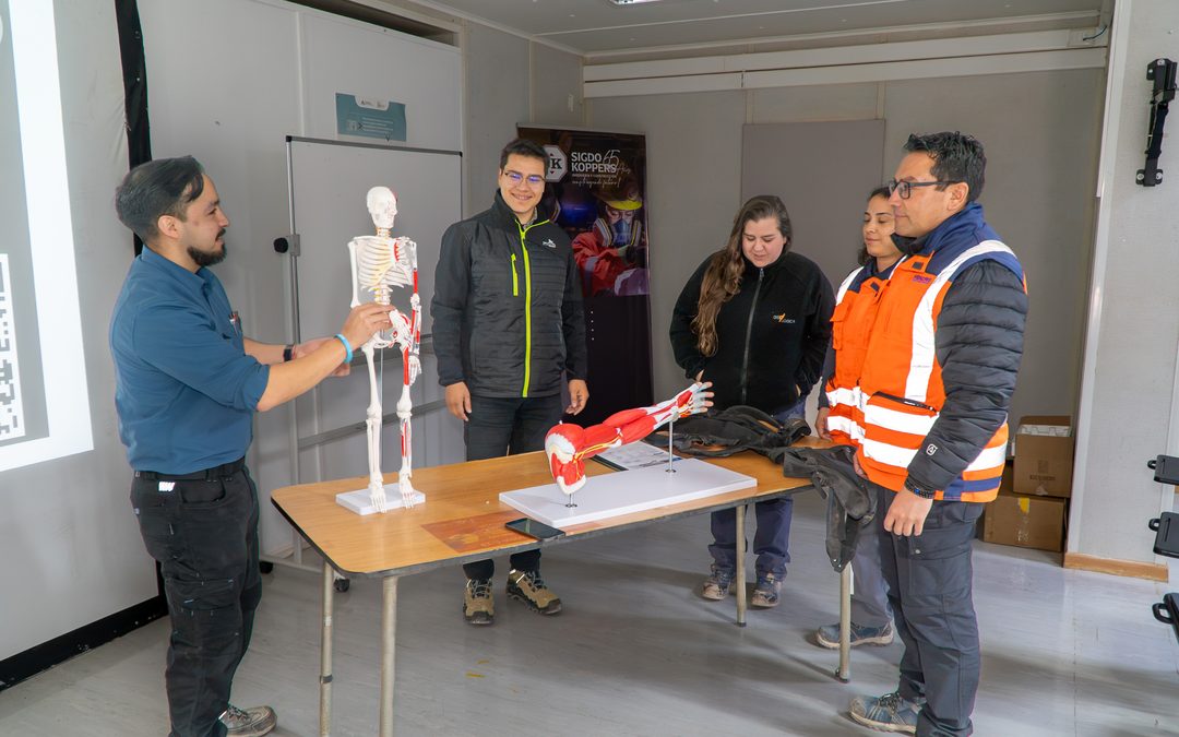 Clínica apoyó a EECC en la prevención de trastornos musculoesqueléticos 